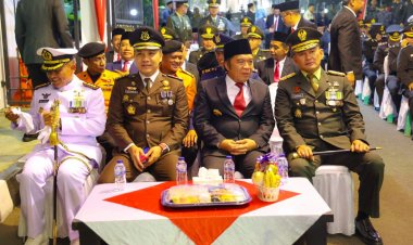 Ikuti Upacara Taptu dan Pawai Obor, Pj Gubernur Banten Al Muktabar: Perlihatkan Sistem Nilai dan Kebersamaan Masyarakat