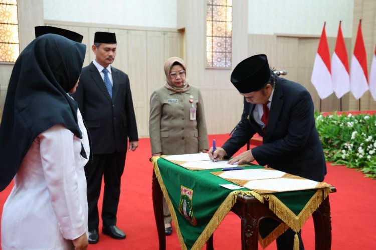 Pj Gubernur Banten Al Muktabar Lantik 72 Kepala Sekolah dan 1 Pengawas Sekolah
