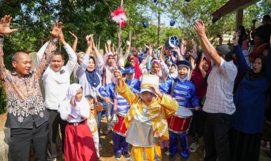 Apresiasi Kreativitas Siswa, Presiden Prabowo Berikan Bantuan Alat Drumben untuk SDN Tegallega