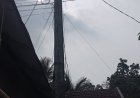 Warga Cimoyan Keluhkan Kabel Internet Semeraut Dan Gunakan Tiang Listrik PLN